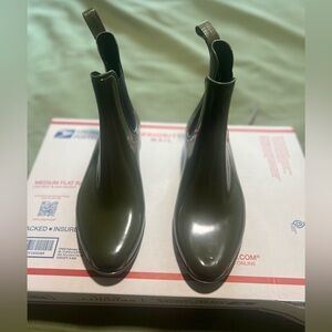 J.Crew Chelsea Rain Ankle Boots Size 9 Olive Green Rubber Waterproof